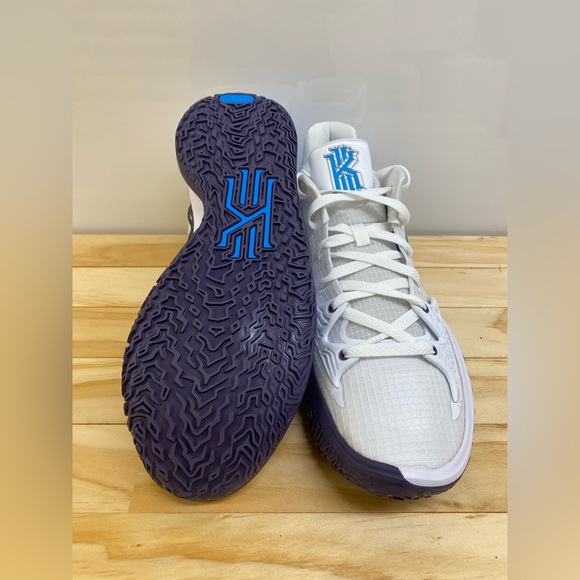 kyrie 4 low white laser blue